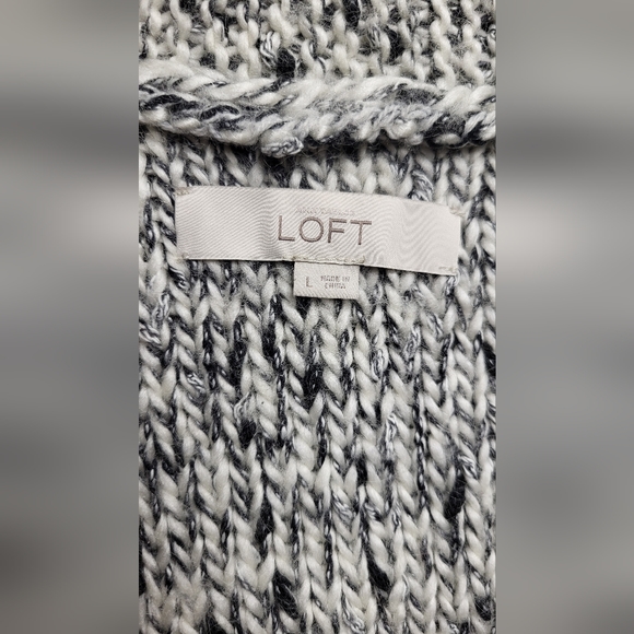 Ann Taylor LOFT Very Soft Sweater Vest Size L - Picture 8 of 9